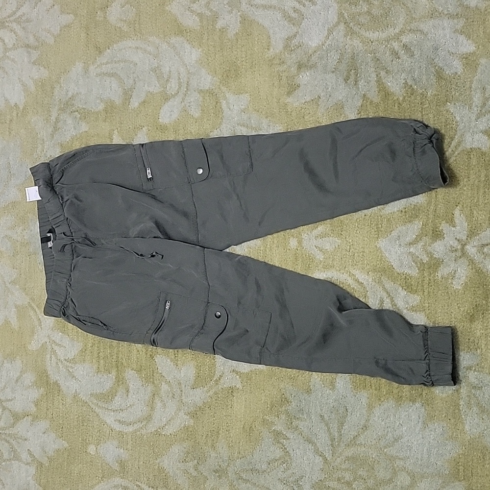 Army green cropped cargo pants - Size XS